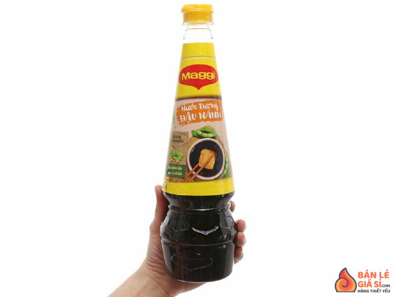 Nước tương đậu nành Maggi chai 700ml